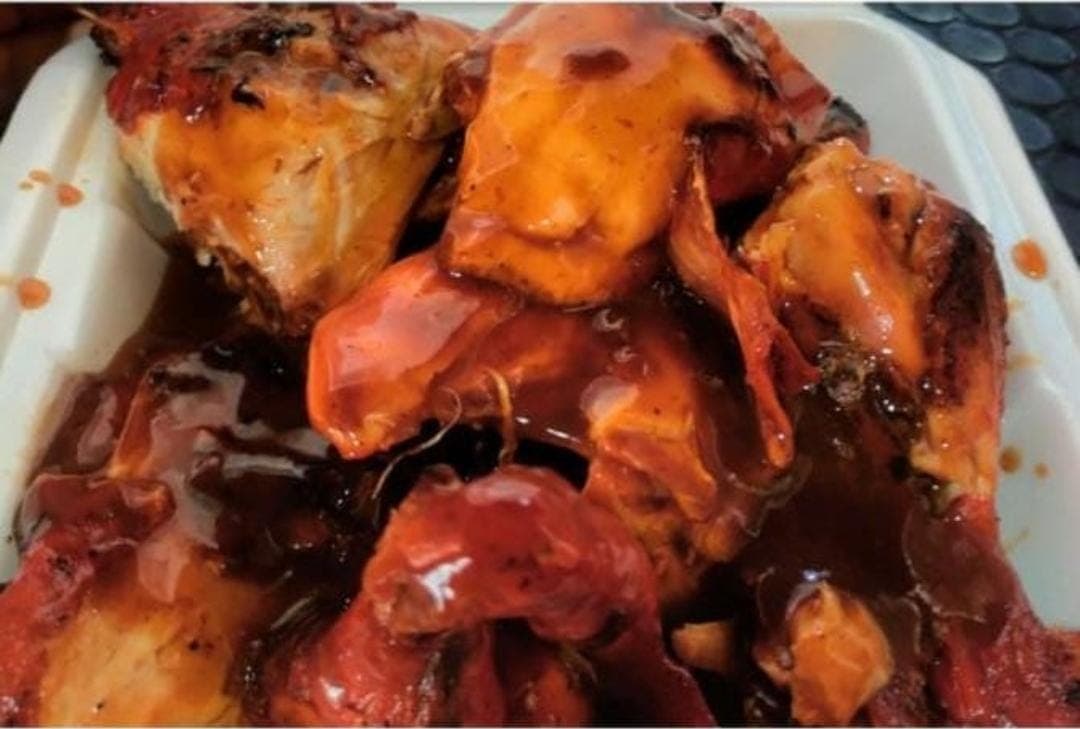 Pollo Asado Bañado en Salsa