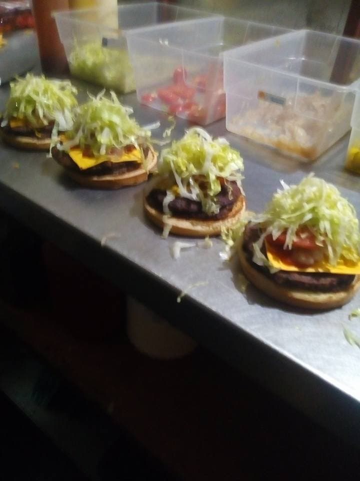 Hamburguesa Sencilla .