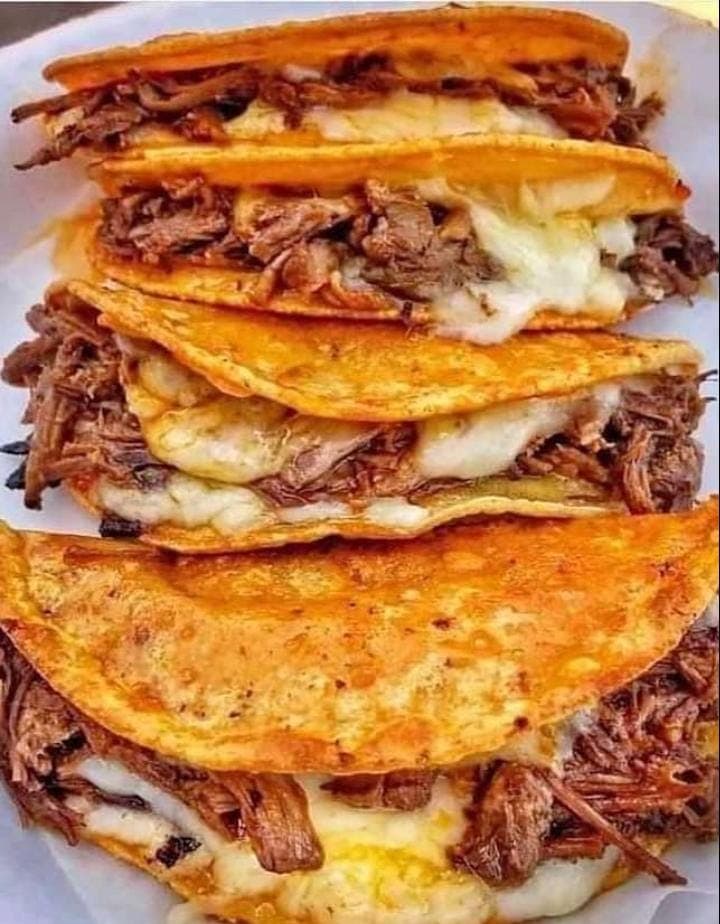(3) Gringas De Cochinita Maciza