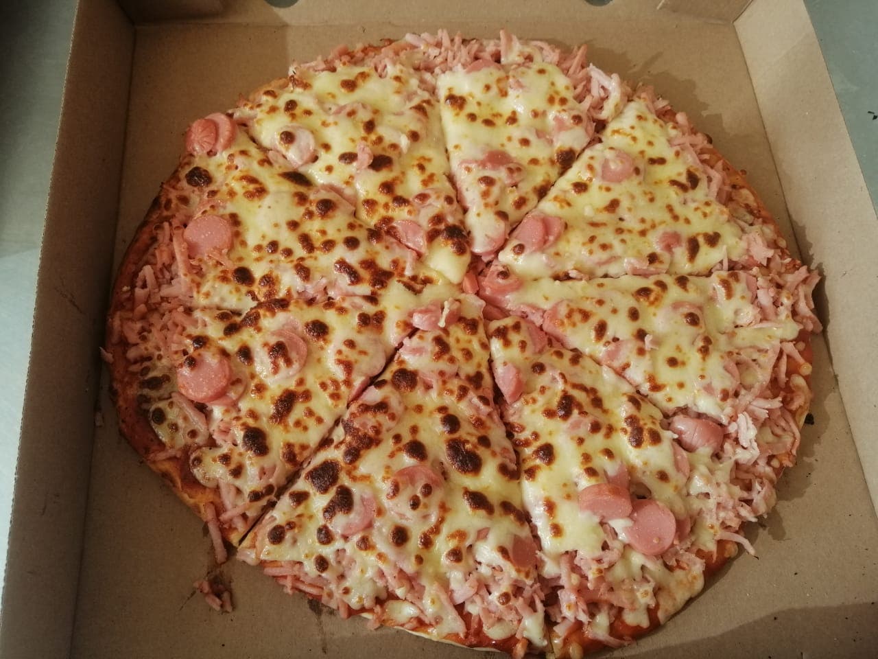 Pizza Chica Hawaiana + 7uP 600 ml