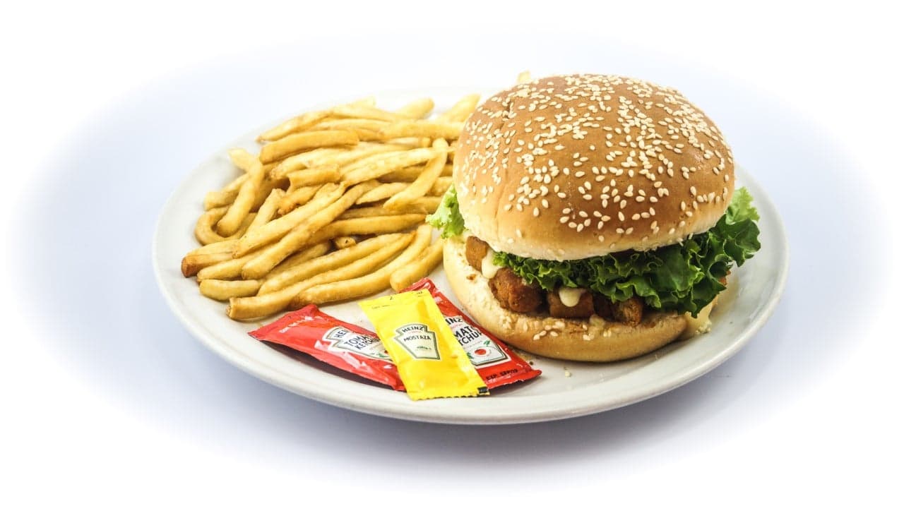 Hamburguesa de Pollo con Papas "La Favorita"