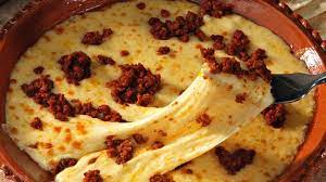 Queso Fundido con Chorizo