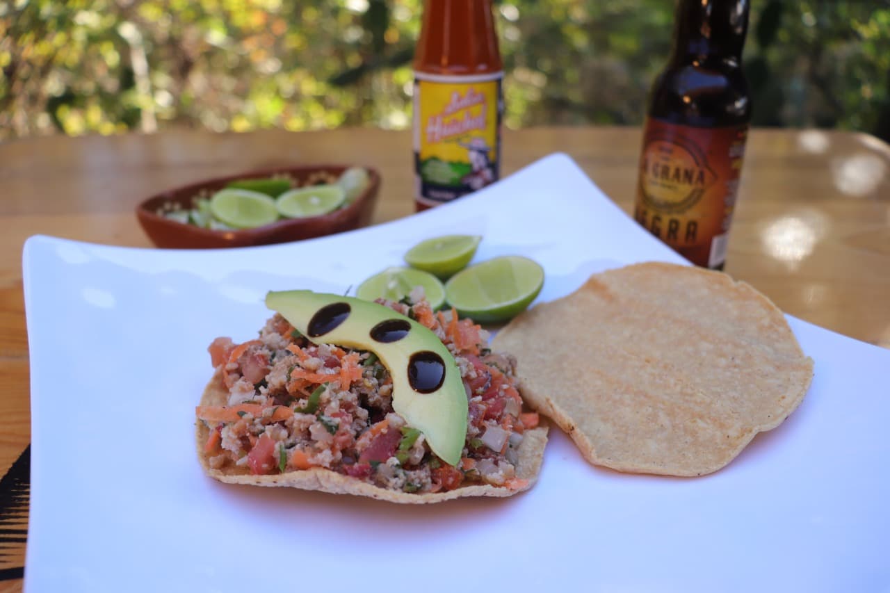 3 Tostadas de Ceviche Vallarta + Agua del Dia