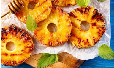 Piña gratinada