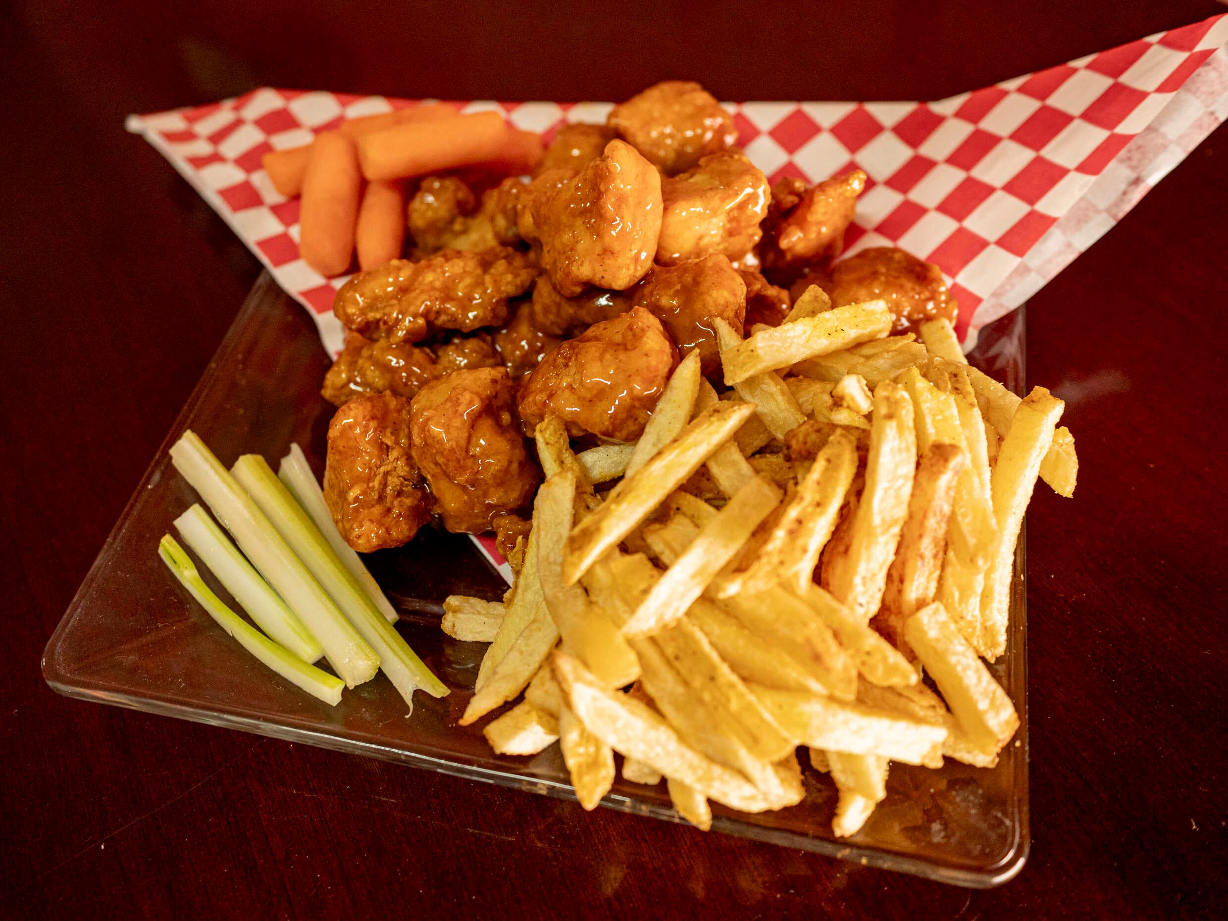 Combo Boneless 20 PZAS  y Fries
