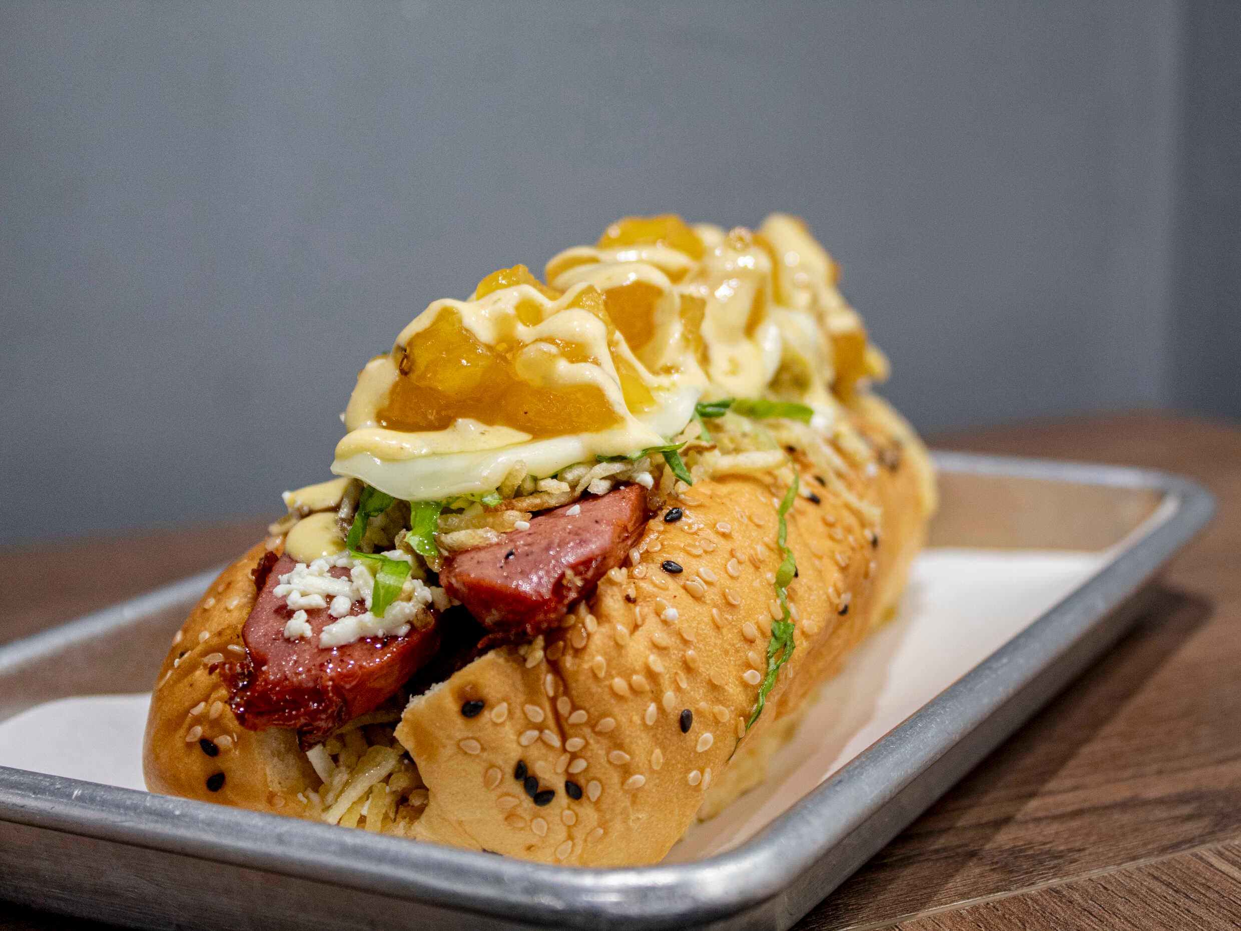 Italosuizo Hawaiano hot dog
