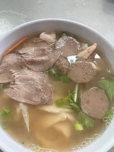 Pho Especial + Bebida a Elegir