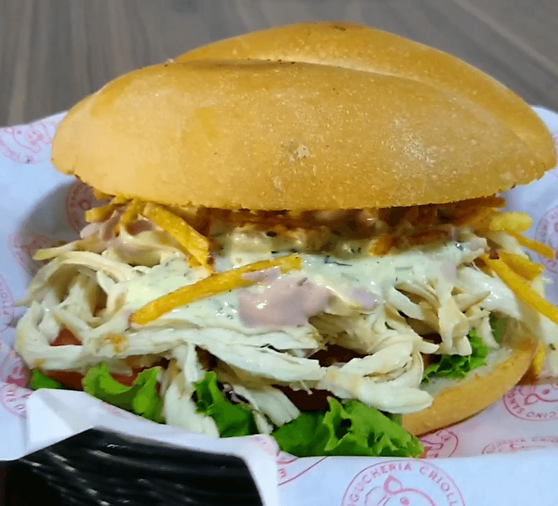 Pollo Deshilachado + Bebida Gratis