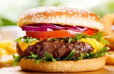 Hamburguesa Clásica con Papas Fritas🍔
