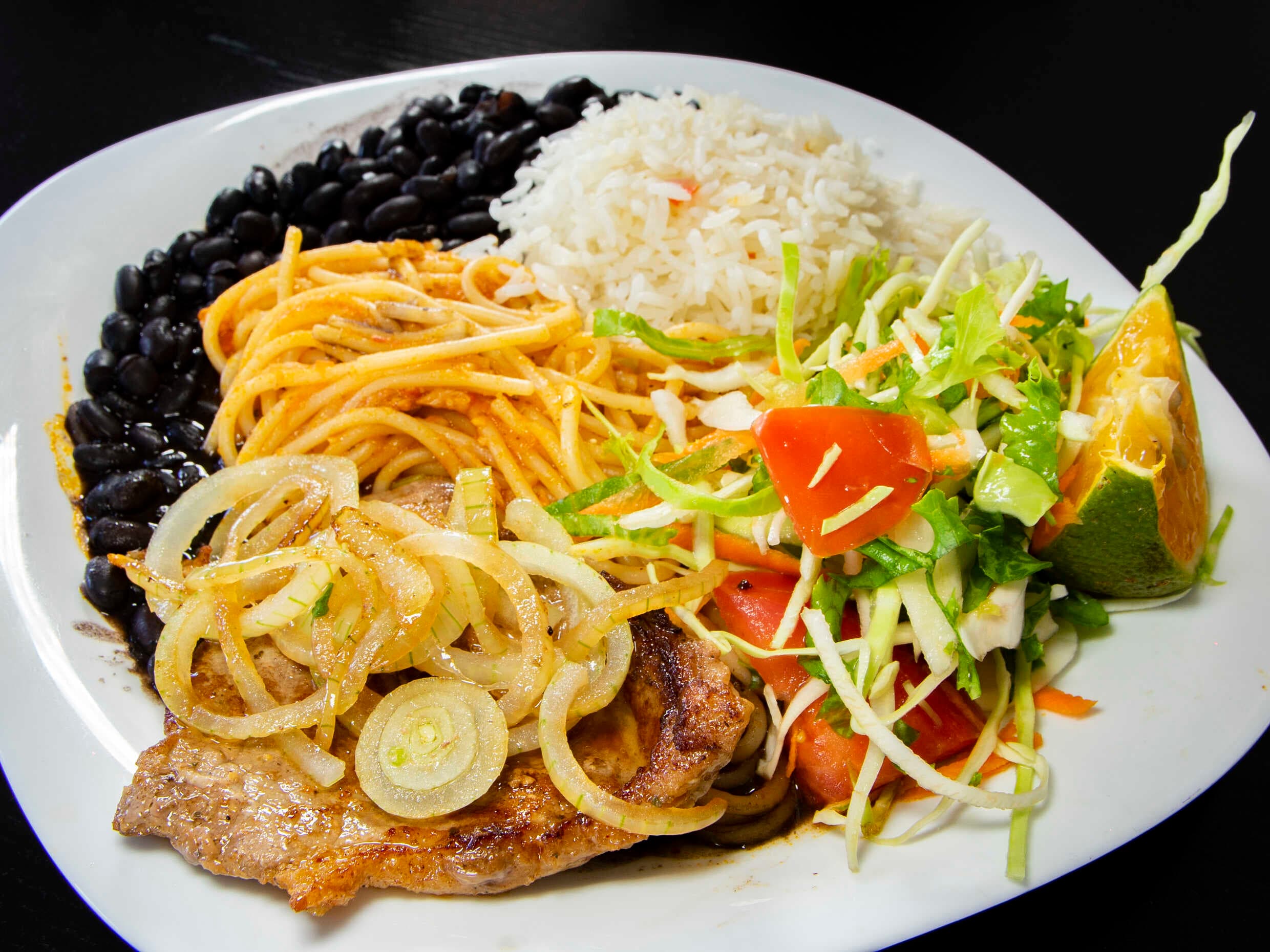 Casado con Filet de Pollo + Refresco