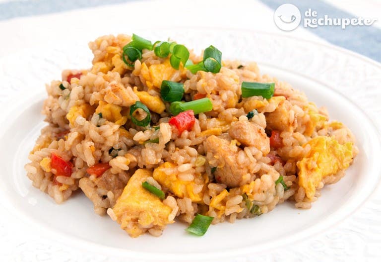 Combo Arroz Chaufa de Pollo + Coca Cola 600 ml