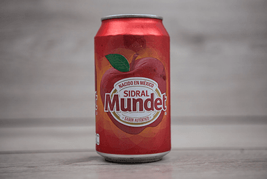 Sidral Mundet lata