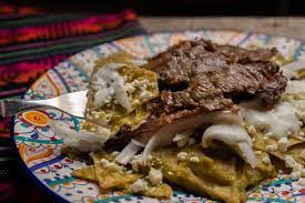 COMBO CHILAQUILES CON CARNE ASADA + CAFE