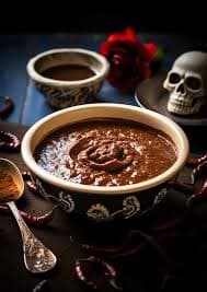 Orden de Frijoles Refritos con Plátanos