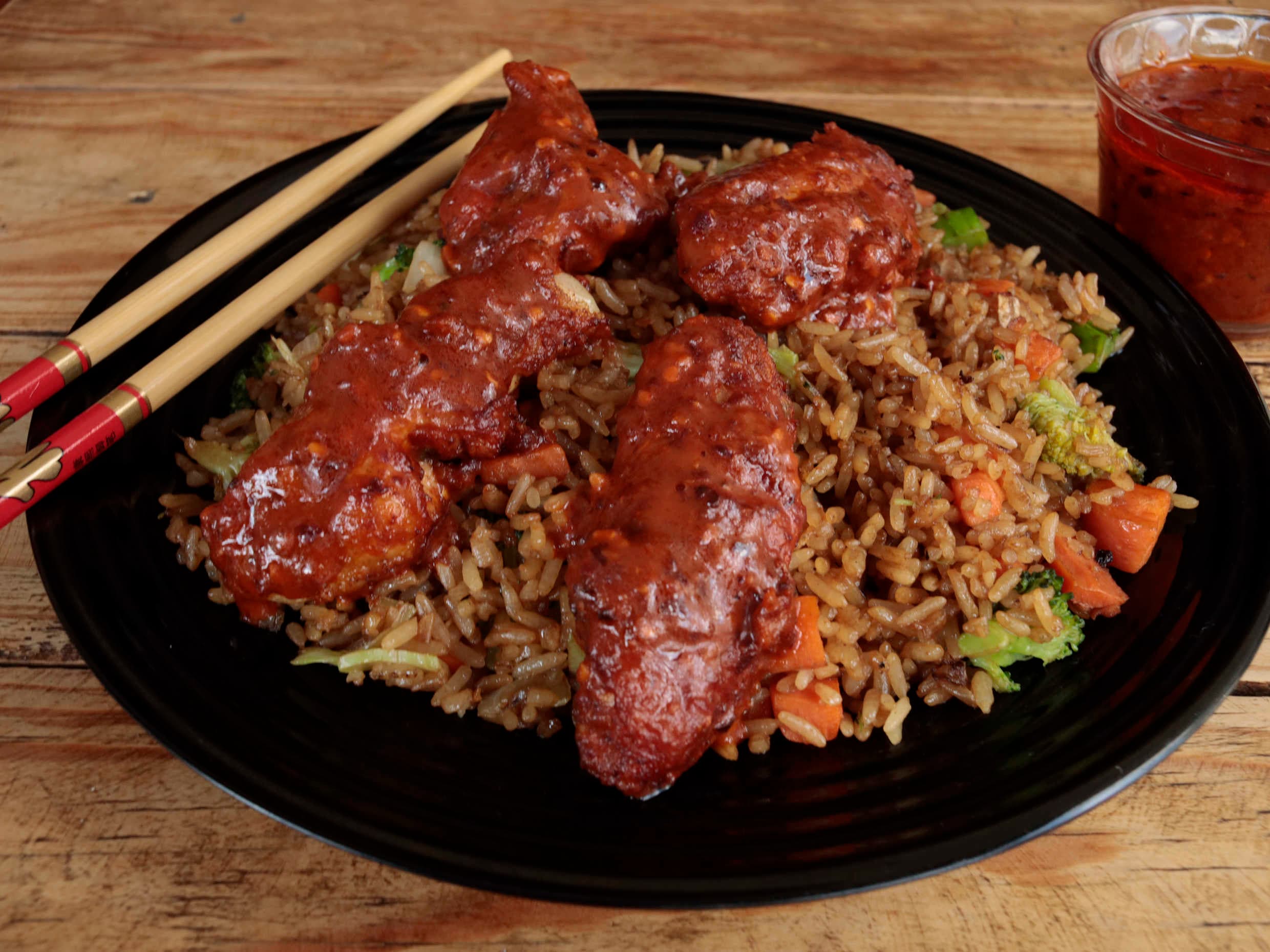 Arroz con Pollo o Res con Alitas Grande