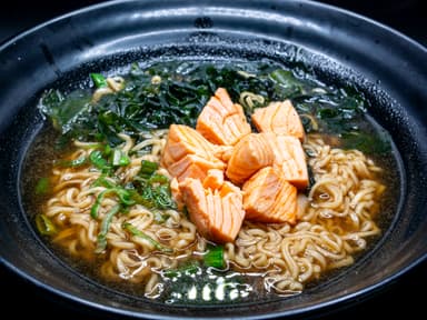 Sopa Ramen de Salmón