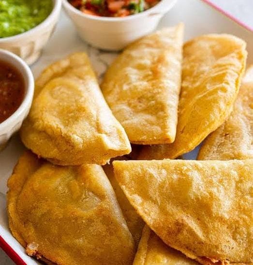 3 quesadillas fritas