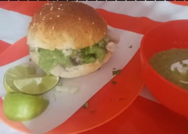 PROMO 🎉 Cemita de Cabeza de Cerdo Surtido