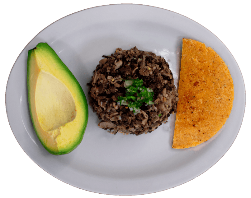 Pepitoria con Arepa Santandereana y Aguacate