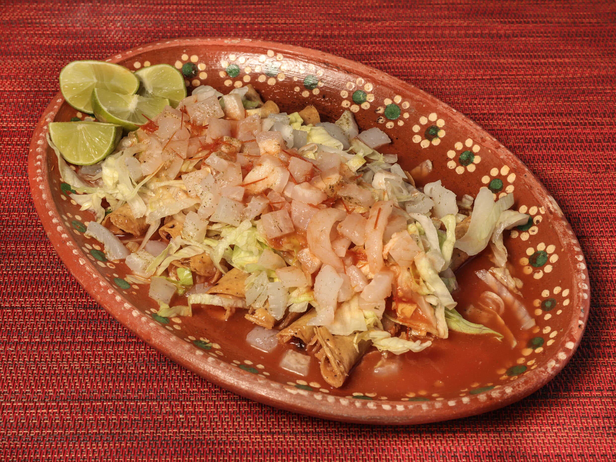 Media orden de tacos dorados de deshebrada (4 )