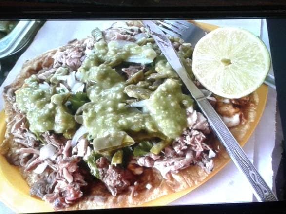 Huaraches de Carnitas