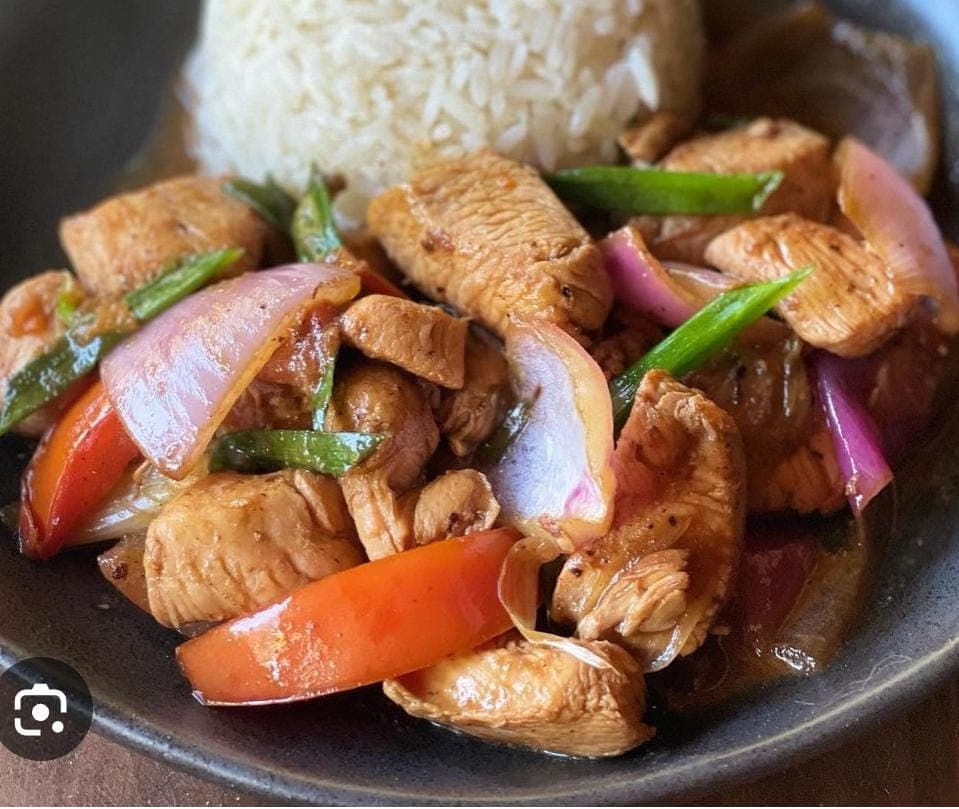 Pollo Salteado
