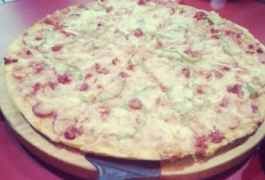 Pizza Grande de Salchicha
