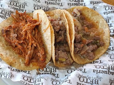 Combo Miercoles 4 Tacos de Maiz y Bebida