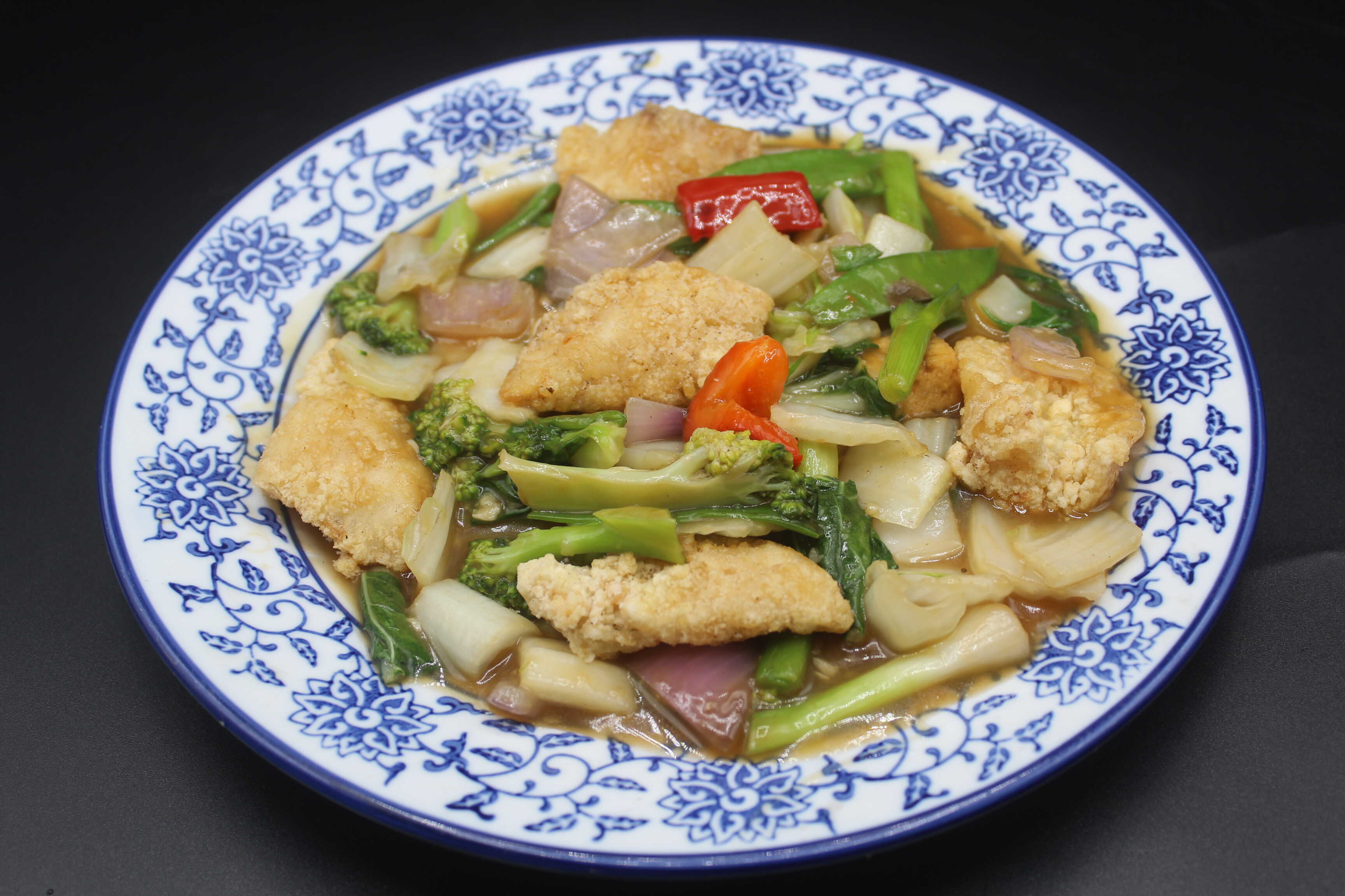 Pescado Saltado con Verduras
