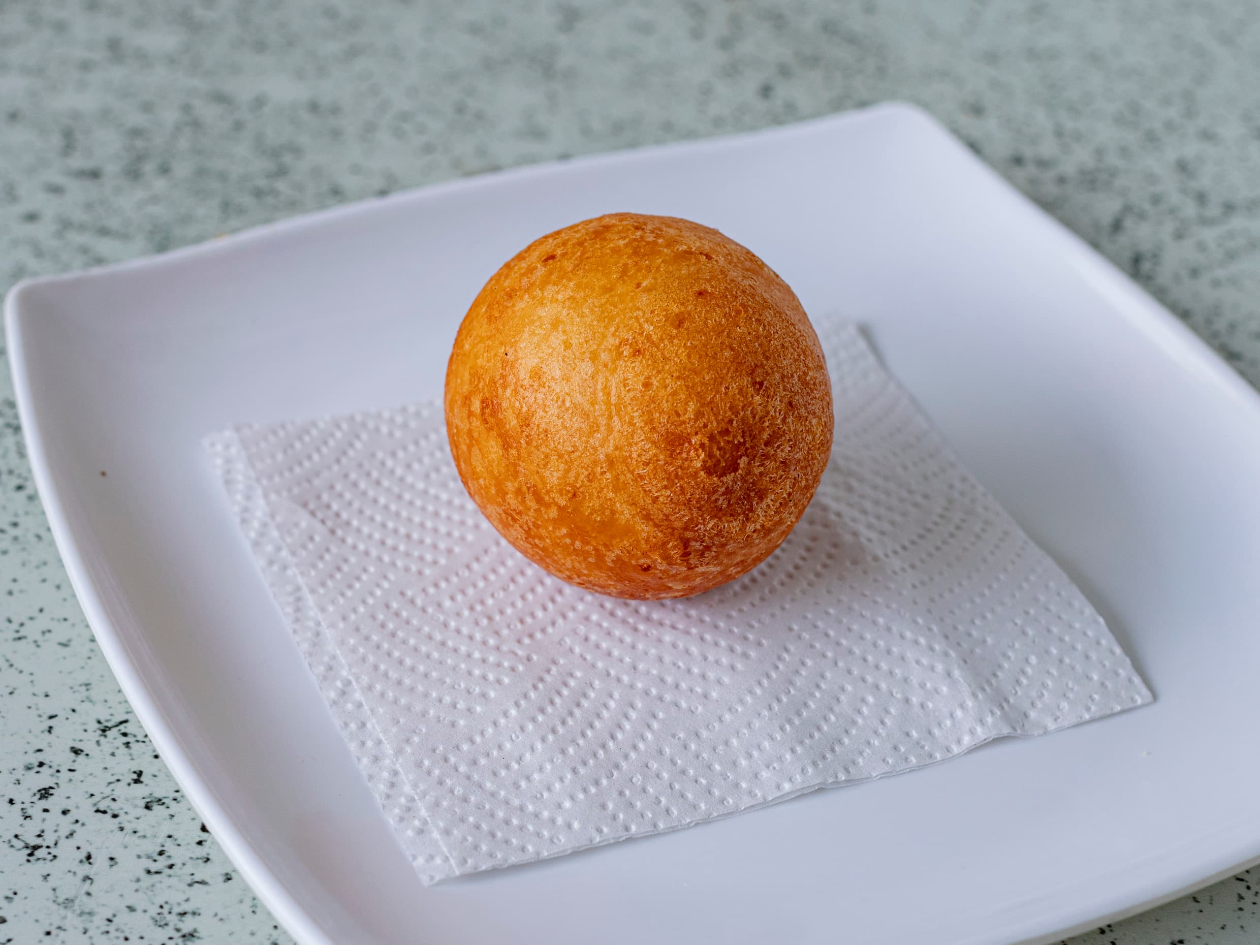 Buñuelo Relleno de Mozzarella