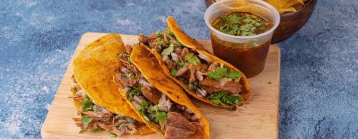 3 Tacos de Birria Dorados
