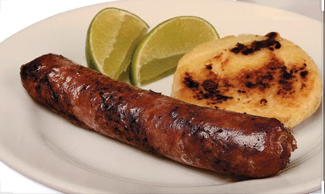 Chorizo Santarrosano y Arepa