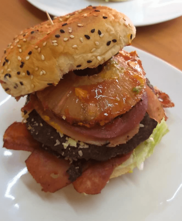 Hamburguesa Hawaiana + Papas + Refresco