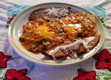 Huevos Motuleños