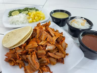 1/4 de Trompo con Agua de Jamaica 500 Ml