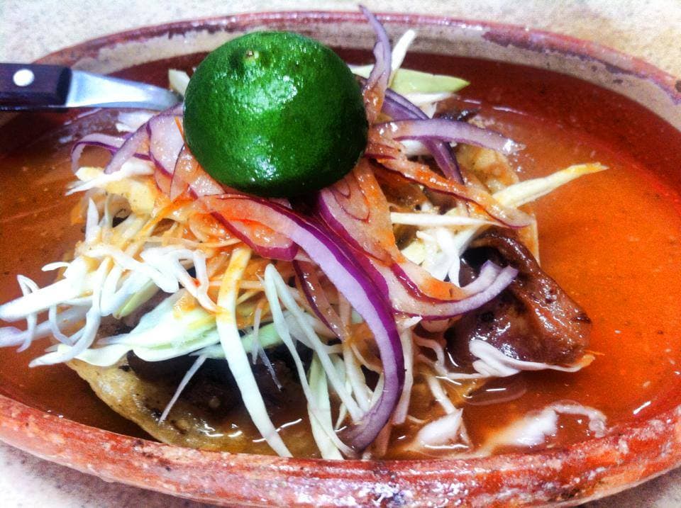 Tostada de Carnitas