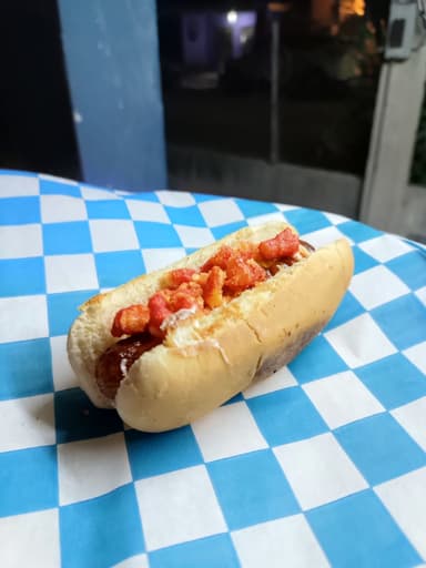 Hot Dog con Chetos Flamin Hot