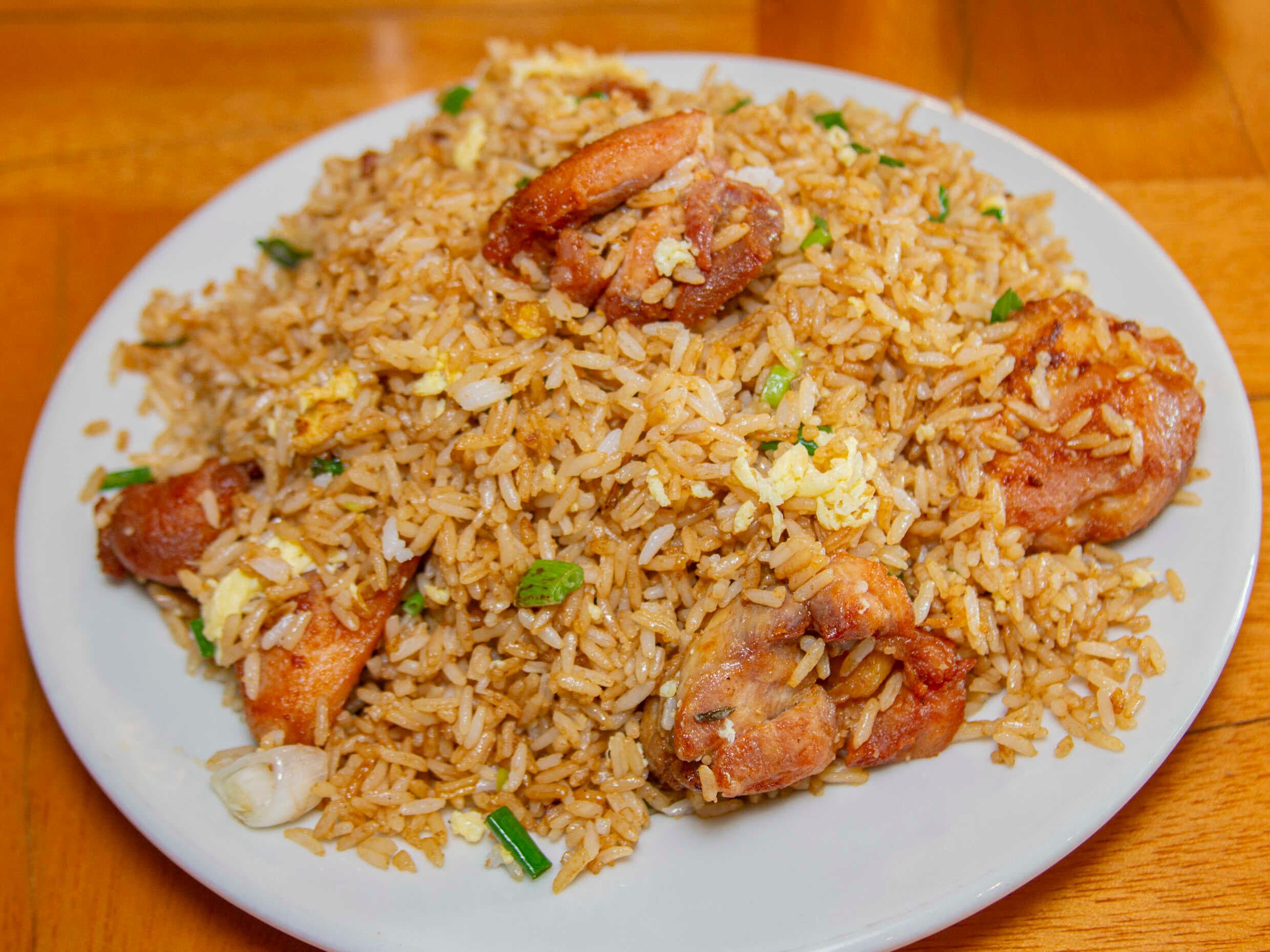Chaufa con Pollo en Trozos
