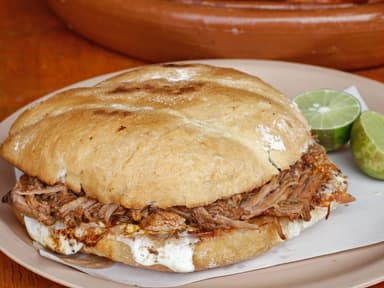 Torta de Barbacoa estilo Michoacan