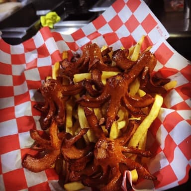 1/2 Orden de Salchipapas con Papas Francesas