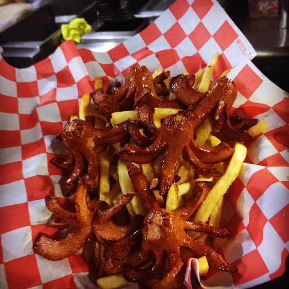 1/2 Orden de Salchipapas con Papas Francesas