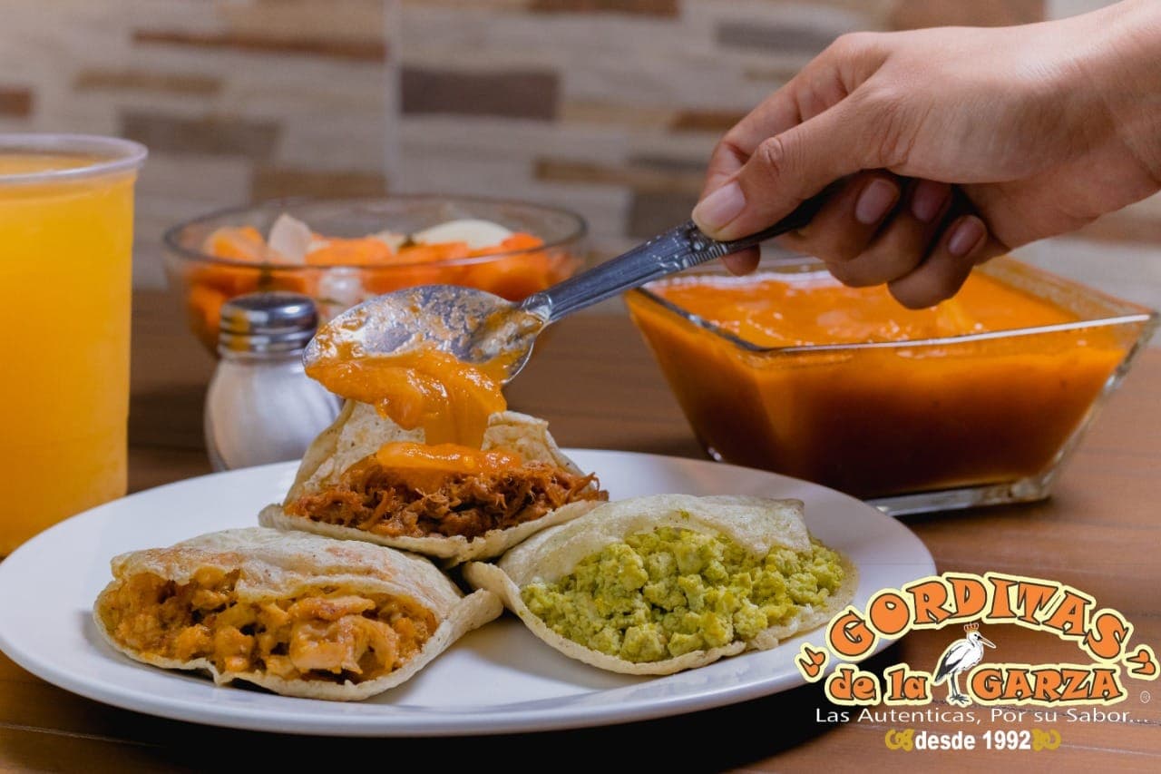 Combo 6 Gorditas + 4 Tacos + 2 Aguas
