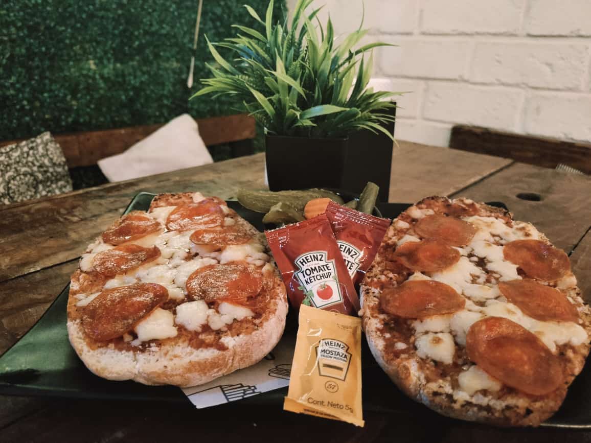 Pan Pizza Pepperoni