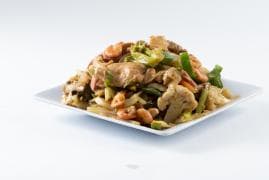 Chop Suey con Pollo y Camarón