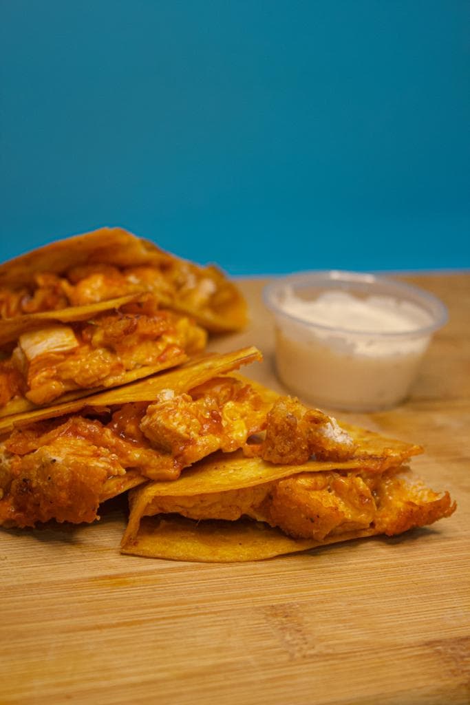 Búfalo Dip Quesadilla