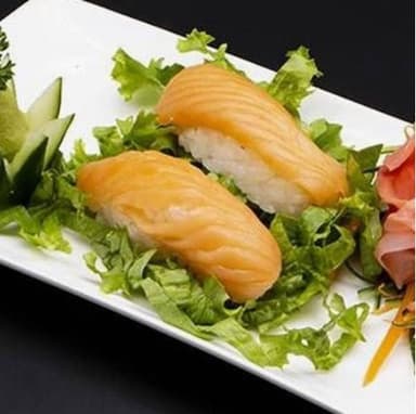Niguiri Salmón  2 Piezas