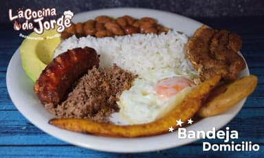 Bandeja Paisa mas Jugo del Día o Mazamorra