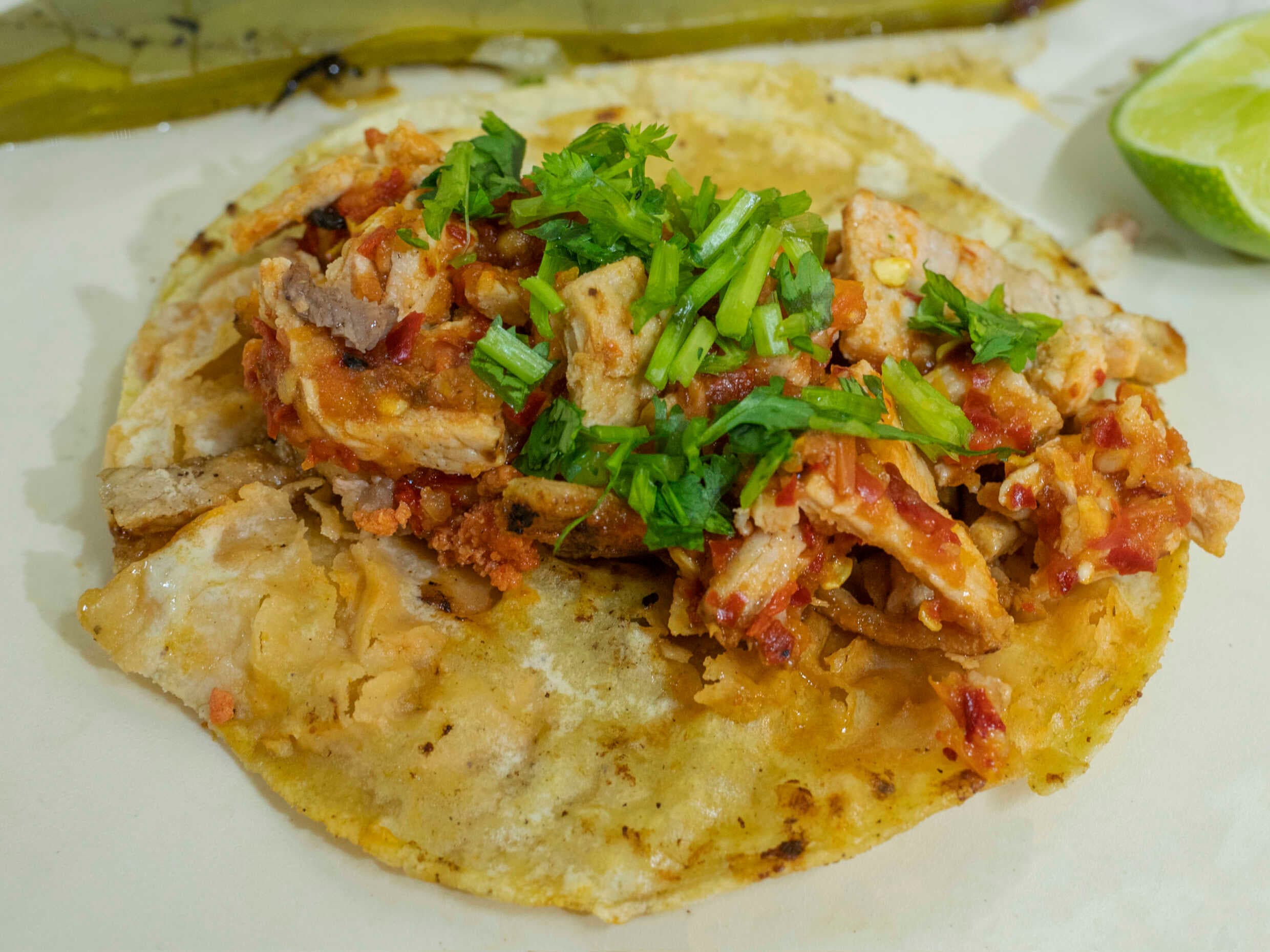 Taco Sencillo (Carne Enchilada) Tortilla de Maíz