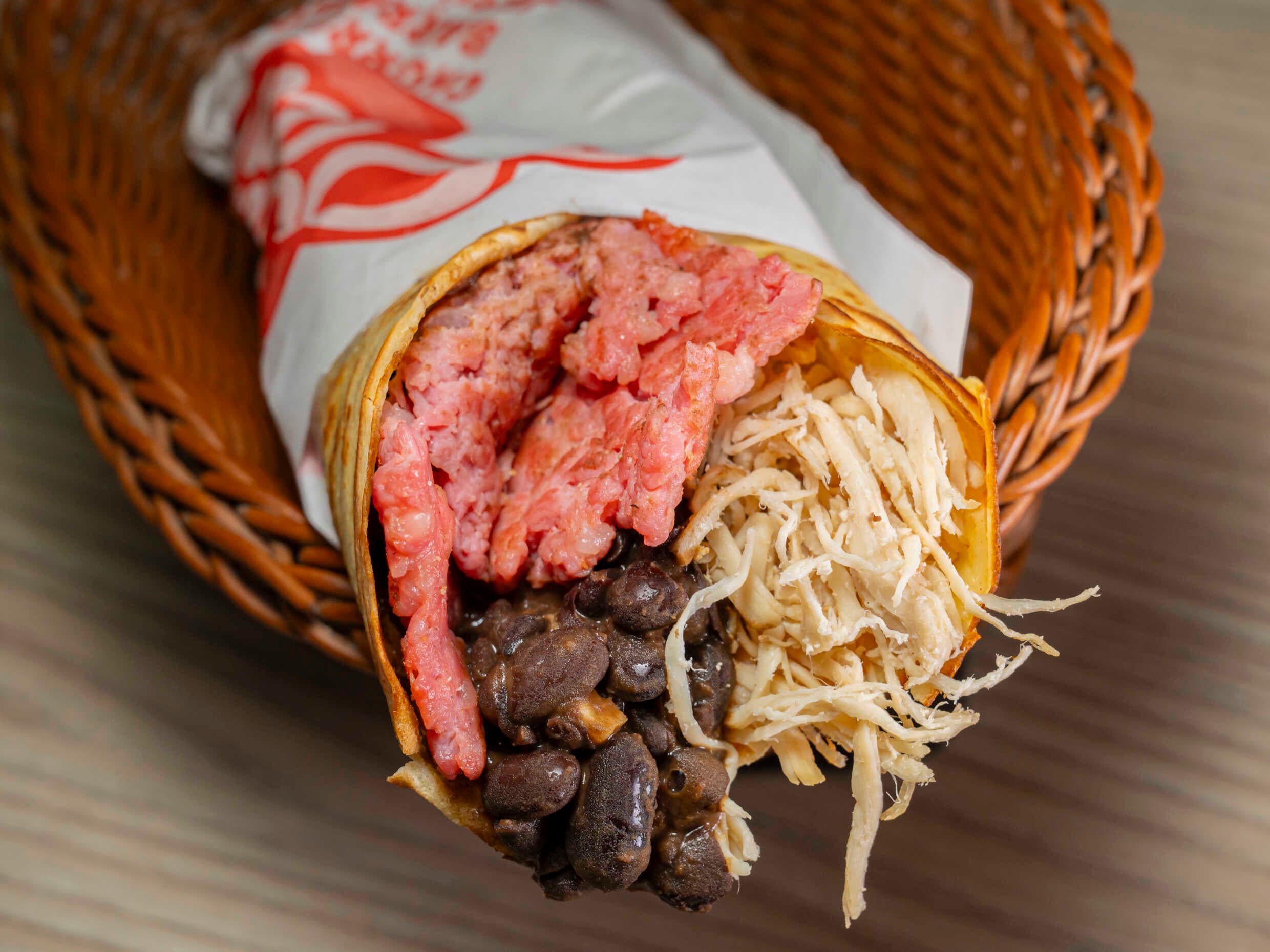 Taco Mixto, Sándwich de Pollo y 2 Gaseosas