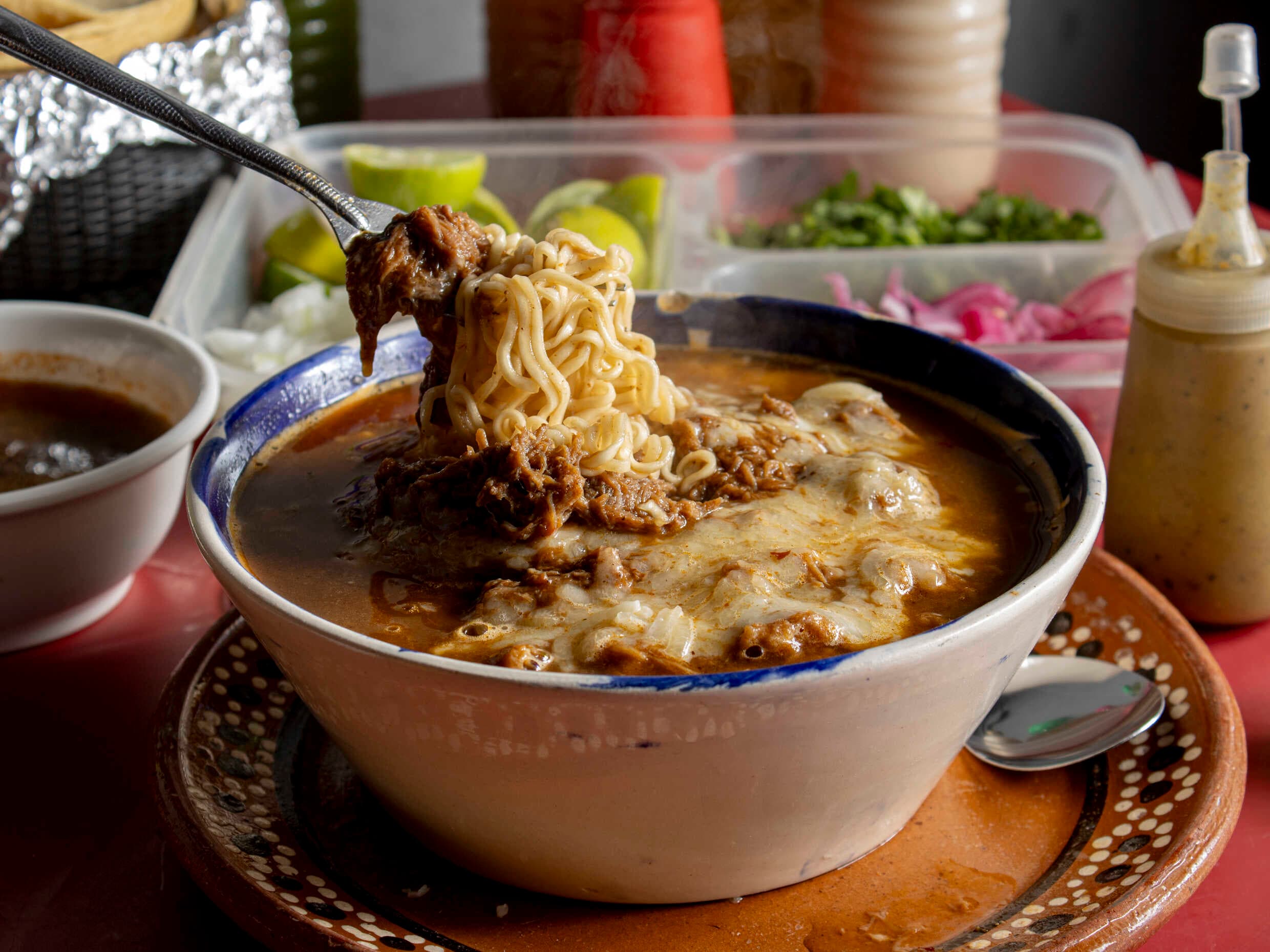BIRRIA RAMEN